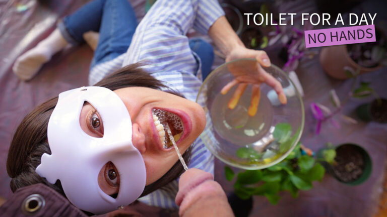 pissplay.com – Toilet for a Day – No Hands