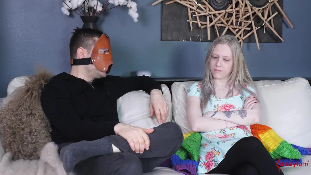 Assylum – CHATTING WITH VIOLET OCTOBER