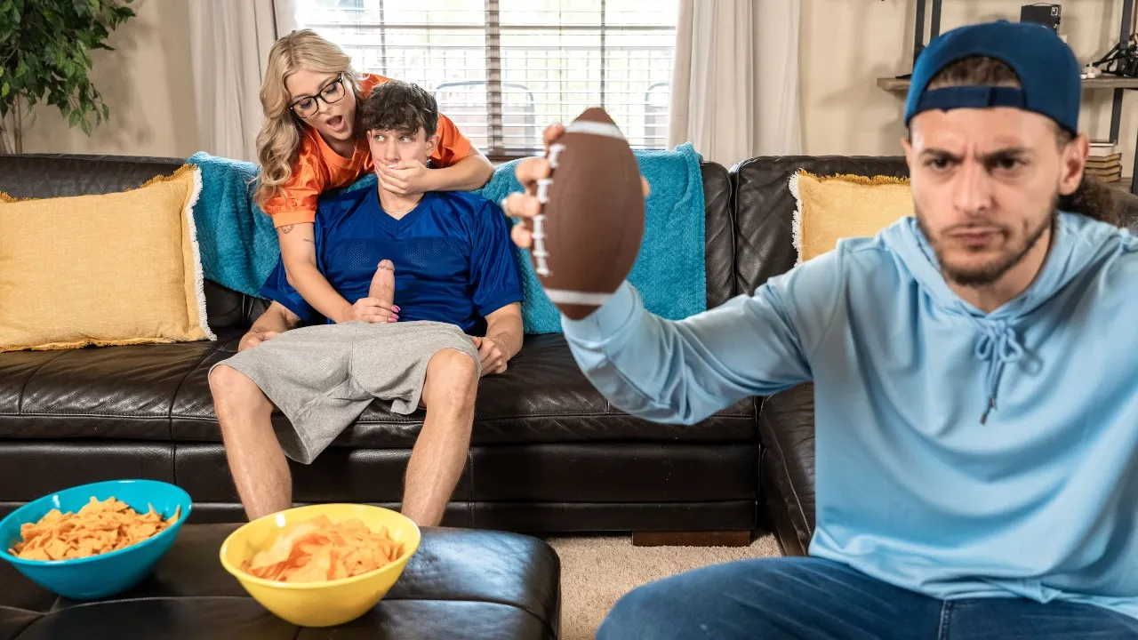 Anal Craving Blonde Cheats: Hot College Girl Fucks Ass Behind Boyfriend’s Back