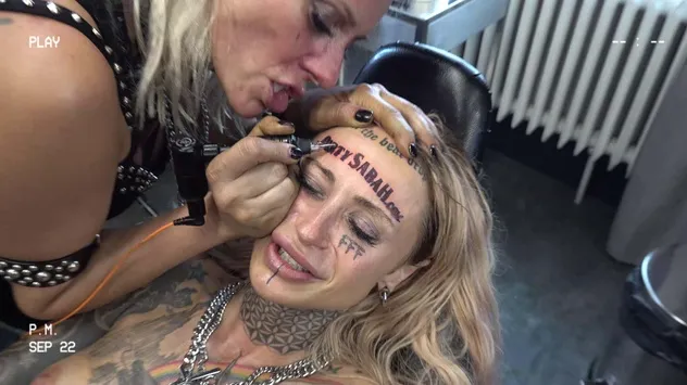 Dirty Sarah – Forehead Ink Fantasy