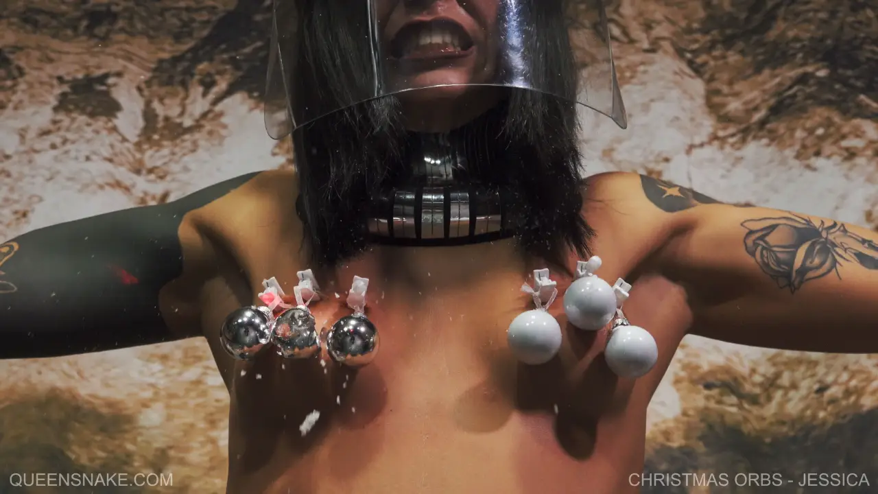 Queensnake.com CHRISTMAS ORBS – JESSICA-2020 december 26